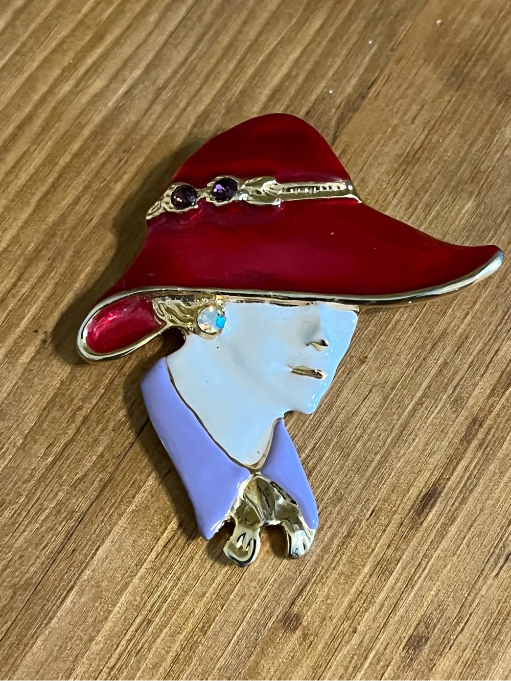 Red hat society brooch with aurora borealis rhinestone earring 2”
